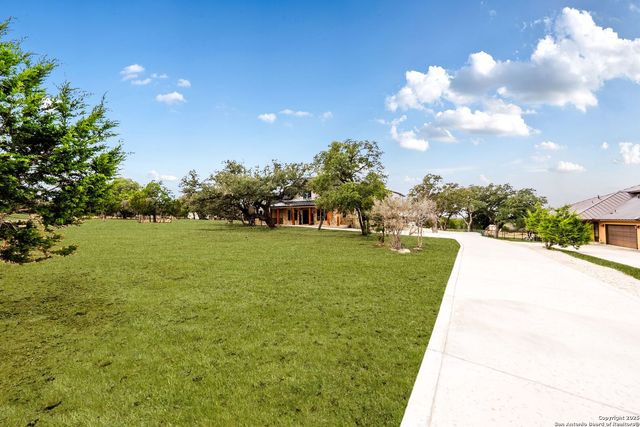 1583 Palomino Springs, Bandera, TX 78003