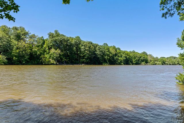 578 Swan River Drive, Benton Harbor, MI 49022