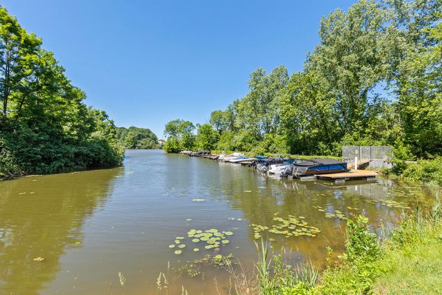 578 Swan River Drive, Benton Harbor, MI 49022