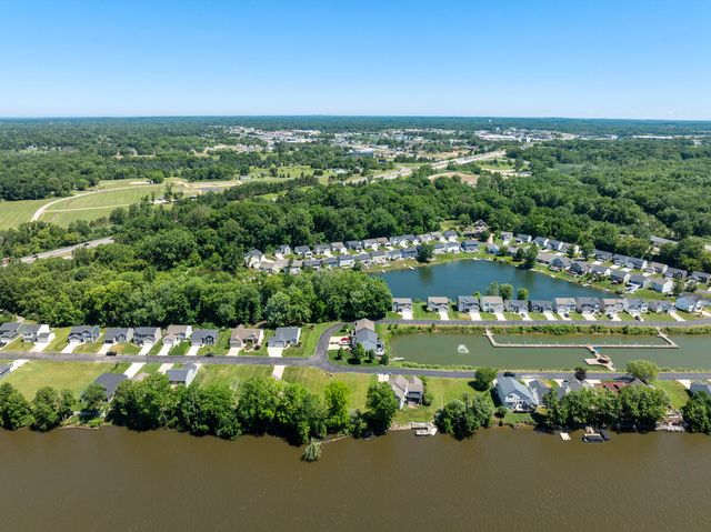 578 Swan River Drive, Benton Harbor, MI 49022