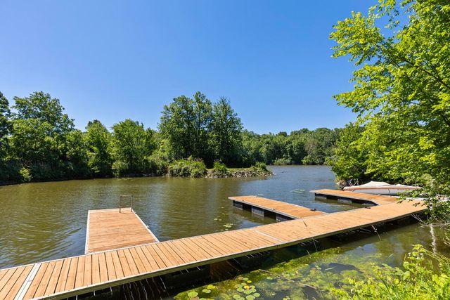 578 Swan River Drive, Benton Harbor, MI 49022
