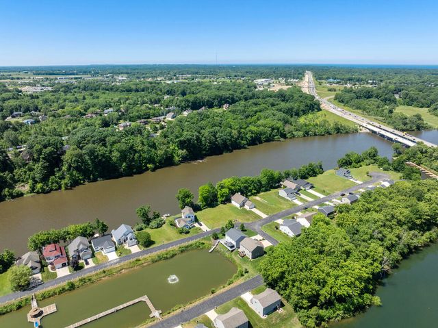 578 Swan River Drive, Benton Harbor, MI 49022