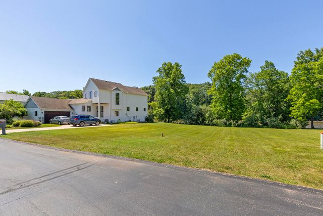578 Swan River Drive, Benton Harbor, MI 49022