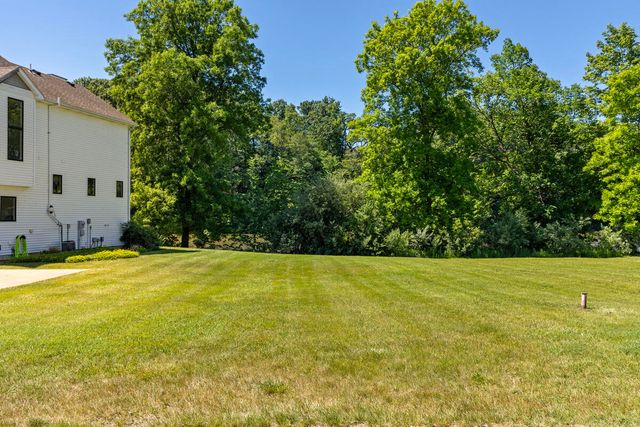 578 Swan River Drive, Benton Harbor, MI 49022