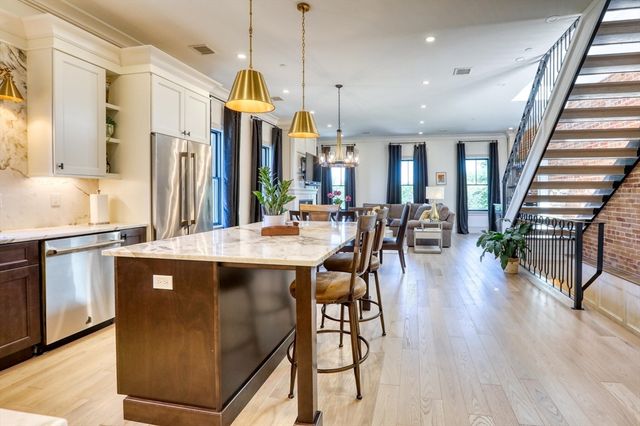 9 Eden St 3, Boston, MA 02129