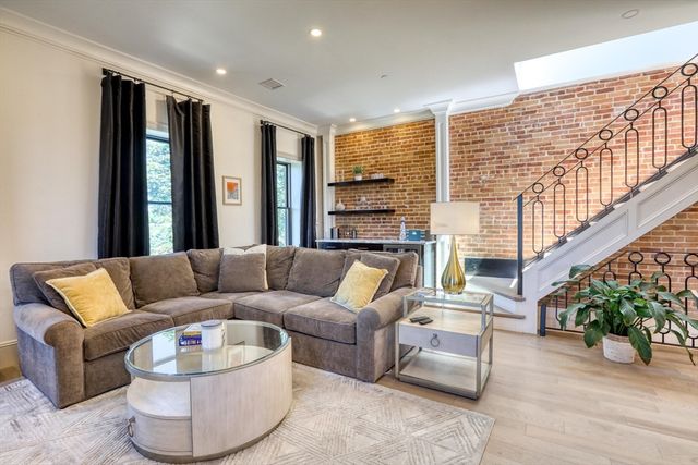 9 Eden St 3, Boston, MA 02129