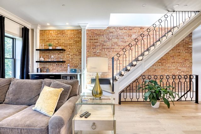 9 Eden St 3, Boston, MA 02129