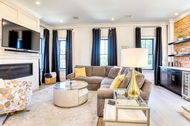 9 Eden St 3, Boston, MA 02129