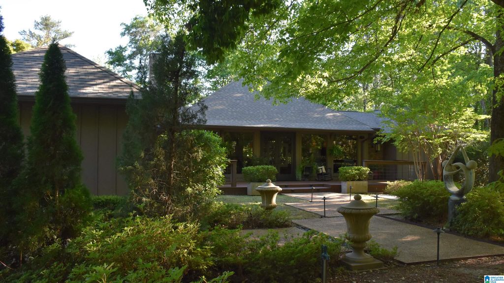 2653 OVERHILL CIRCLE, Sylacauga, AL 35150