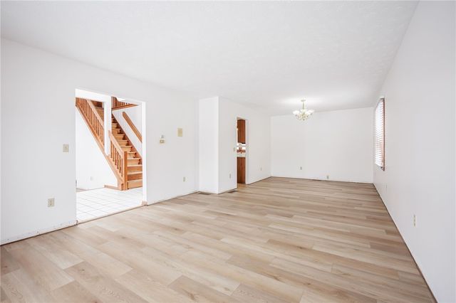 152 Montvale Lane, Greece, NY 14626