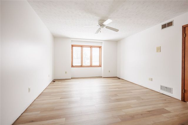 152 Montvale Lane, Greece, NY 14626