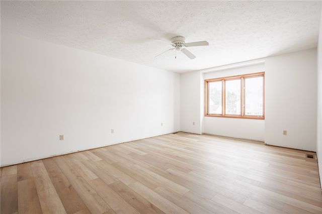 152 Montvale Lane, Greece, NY 14626