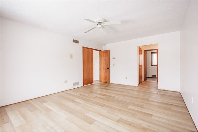 152 Montvale Lane, Greece, NY 14626