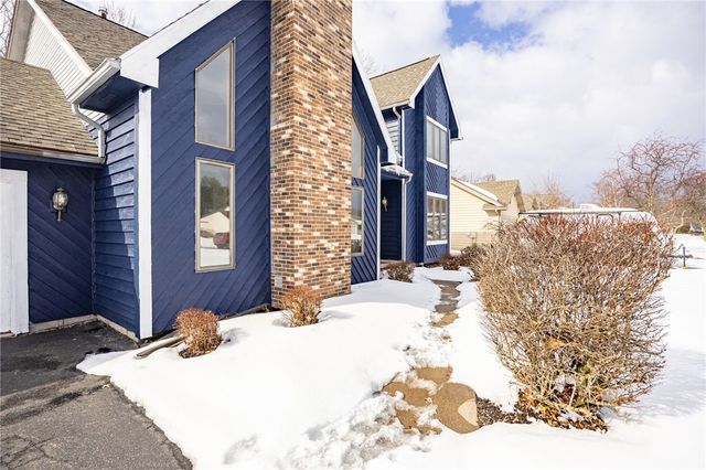 152 Montvale Lane, Greece, NY 14626