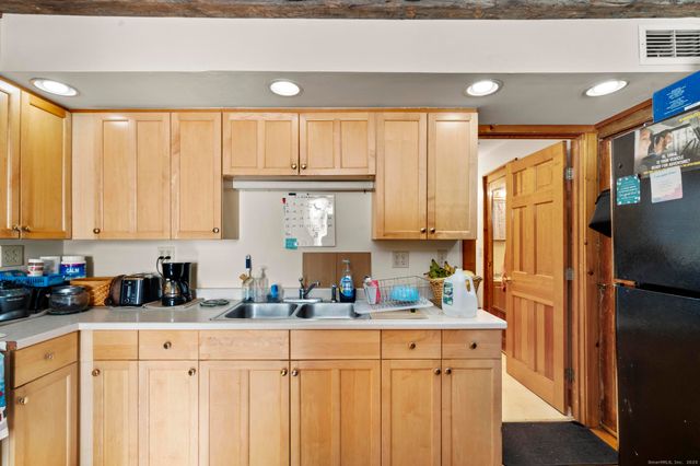 168 Main Street, Deep River, CT 06417