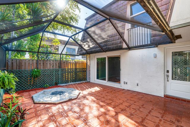 7536 E Courtyard Run E, Boca Raton, FL 33433