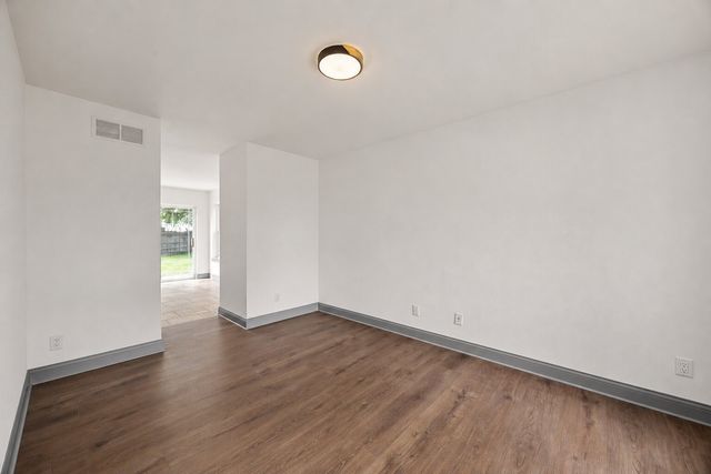 2100 Pike Court, Marion, IA 52302