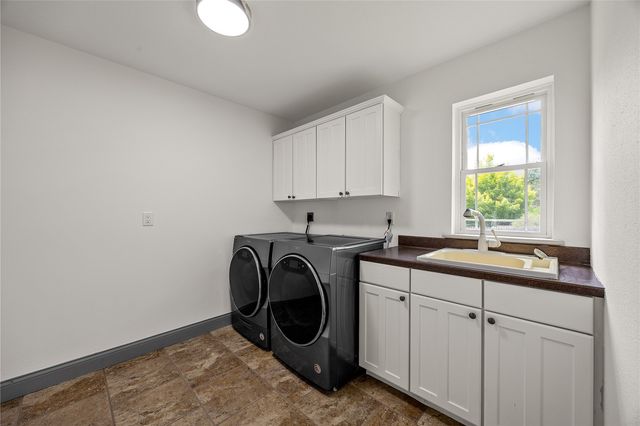 2100 Pike Court, Marion, IA 52302