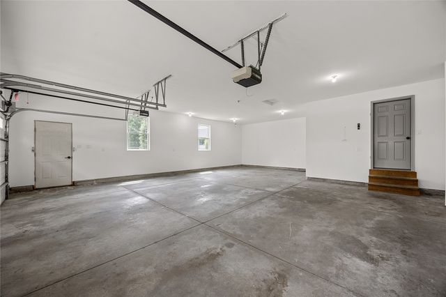2100 Pike Court, Marion, IA 52302