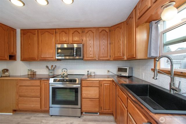 311 S Jones Street, Port Angeles, WA 98362