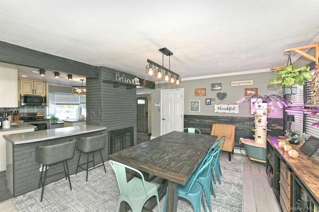 14 Thimble Lane, Hicksville, NY 11801