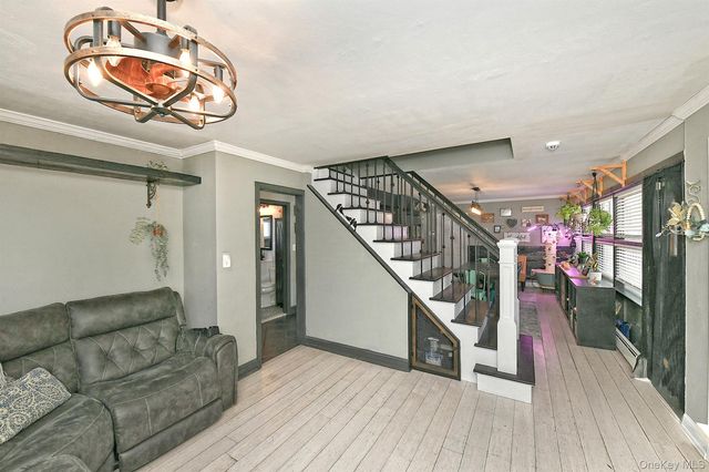 14 Thimble Lane, Hicksville, NY 11801