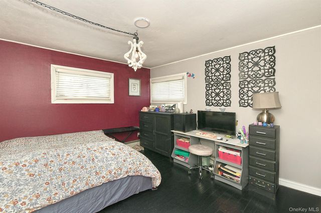 14 Thimble Lane, Hicksville, NY 11801