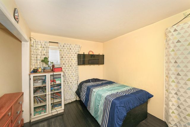 14 Thimble Lane, Hicksville, NY 11801