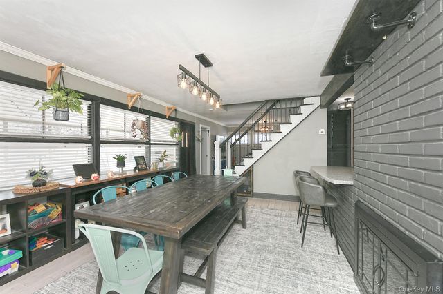 14 Thimble Lane, Hicksville, NY 11801