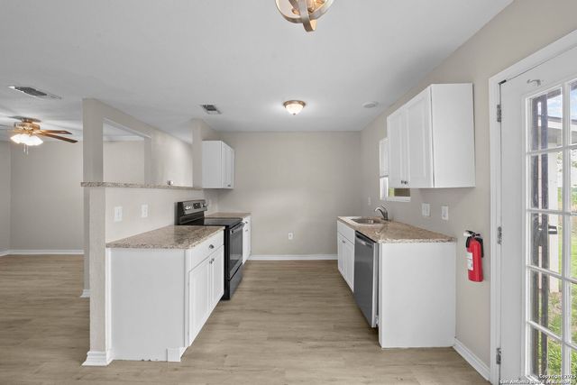 8831 Hunters Creek, San Antonio, TX 78211