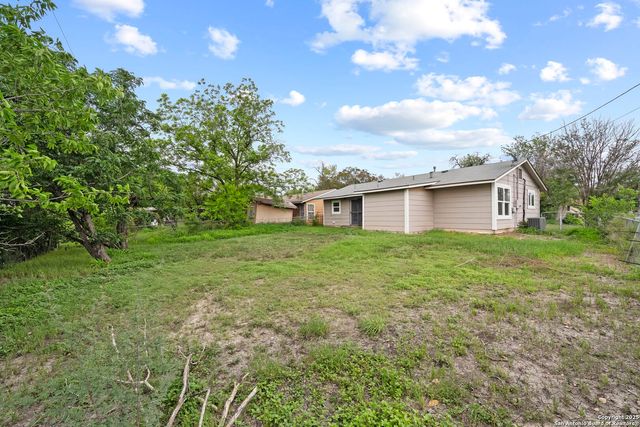 8831 Hunters Creek, San Antonio, TX 78211