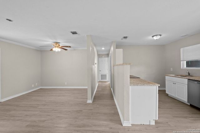 8831 Hunters Creek, San Antonio, TX 78211