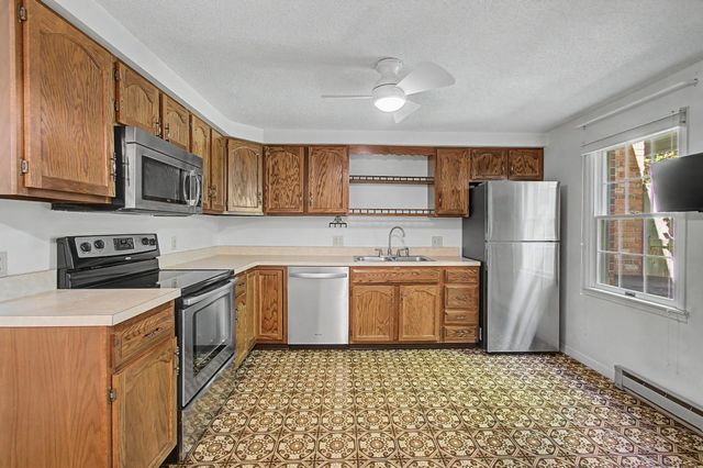 69 Joy Dr Apt C5, South Burlington, VT 05403