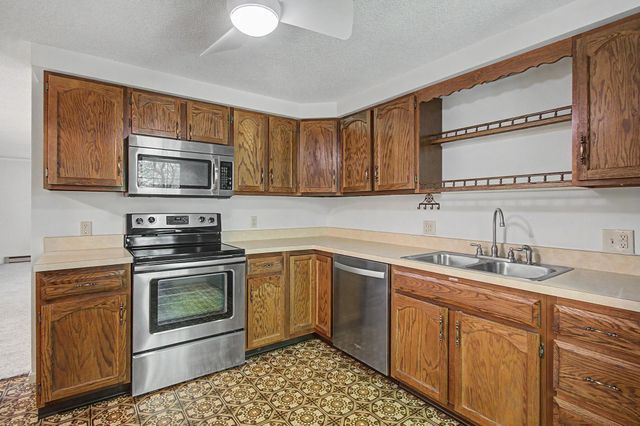 69 Joy Dr Apt C5, South Burlington, VT 05403