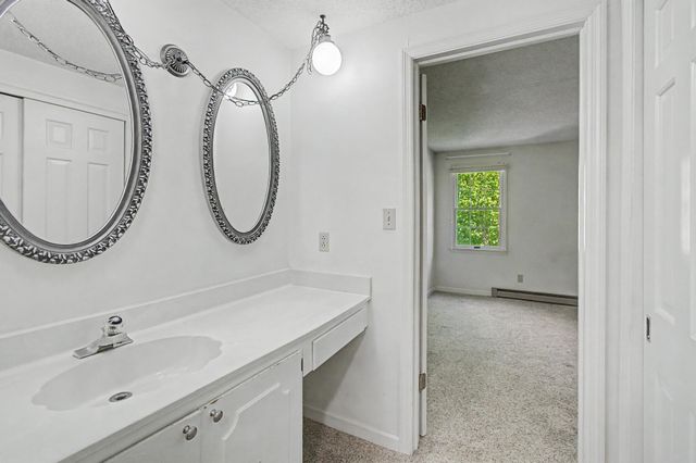 69 Joy Dr Apt C5, South Burlington, VT 05403
