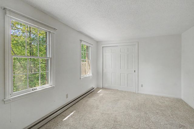 69 Joy Dr Apt C5, South Burlington, VT 05403