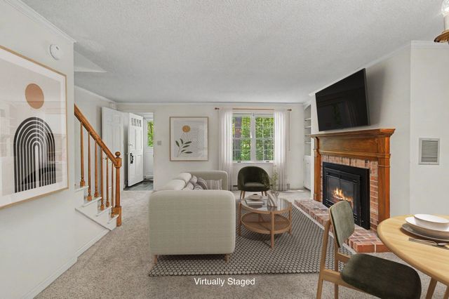 69 Joy Dr Apt C5, South Burlington, VT 05403
