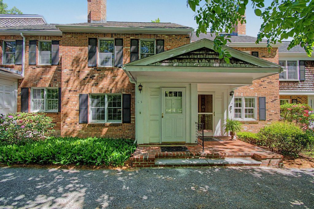 69 Joy Dr Apt C5, South Burlington, VT 05403