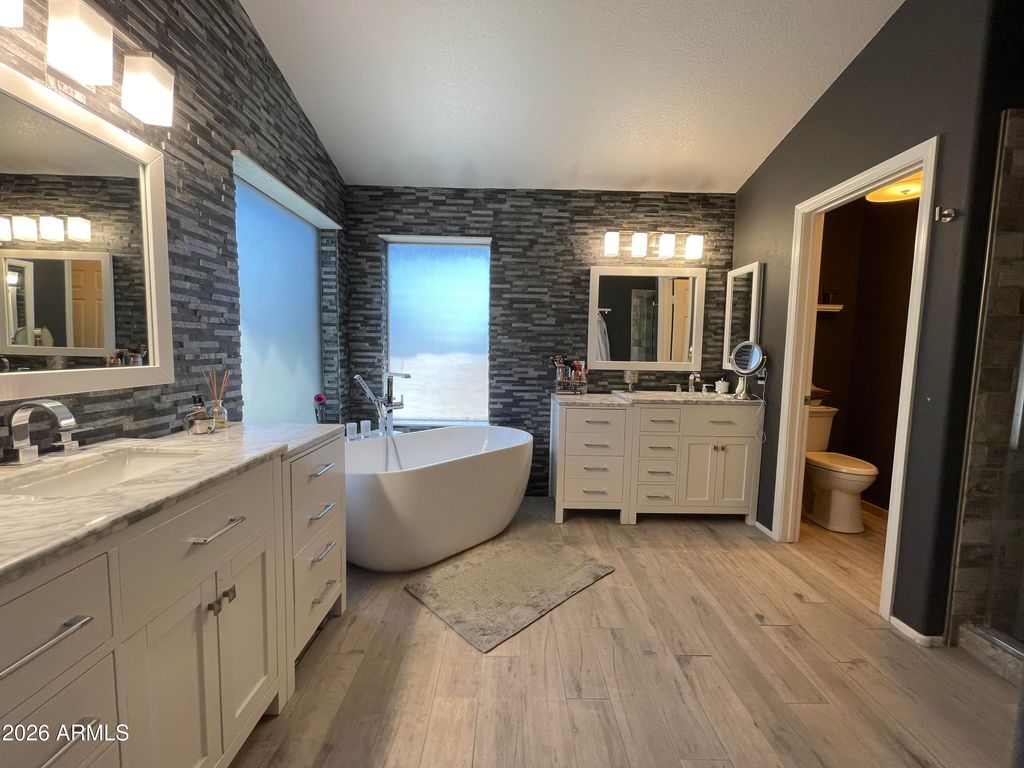 Image 24 of property listing at 1721 W GARY Drive, Chandler, AZ 85224