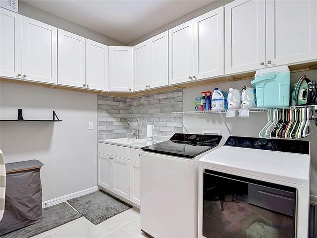 7677 BROAD RIVER AVENUE, Land O Lakes, FL 34638