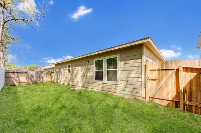 10042 Cerritos Drive, Conroe, TX 77306