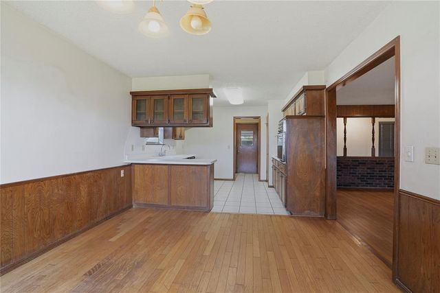 1332 NE 19th Place, Moore, OK 73160