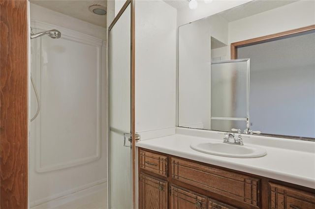 1332 NE 19th Place, Moore, OK 73160