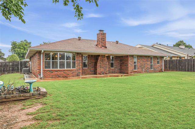 1332 NE 19th Place, Moore, OK 73160