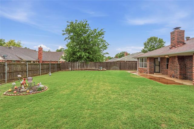1332 NE 19th Place, Moore, OK 73160