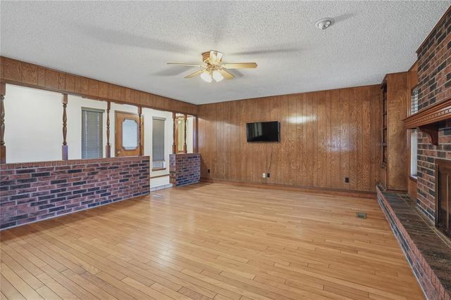 1332 NE 19th Place, Moore, OK 73160