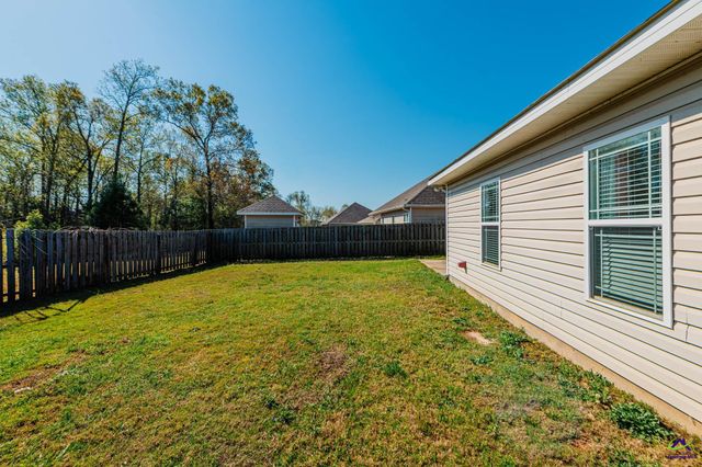124 Hawks Ridge Trace, Byron, GA 31008