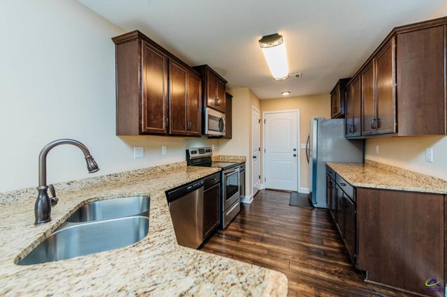 124 Hawks Ridge Trace, Byron, GA 31008