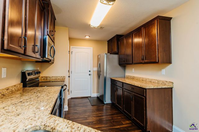 124 Hawks Ridge Trace, Byron, GA 31008