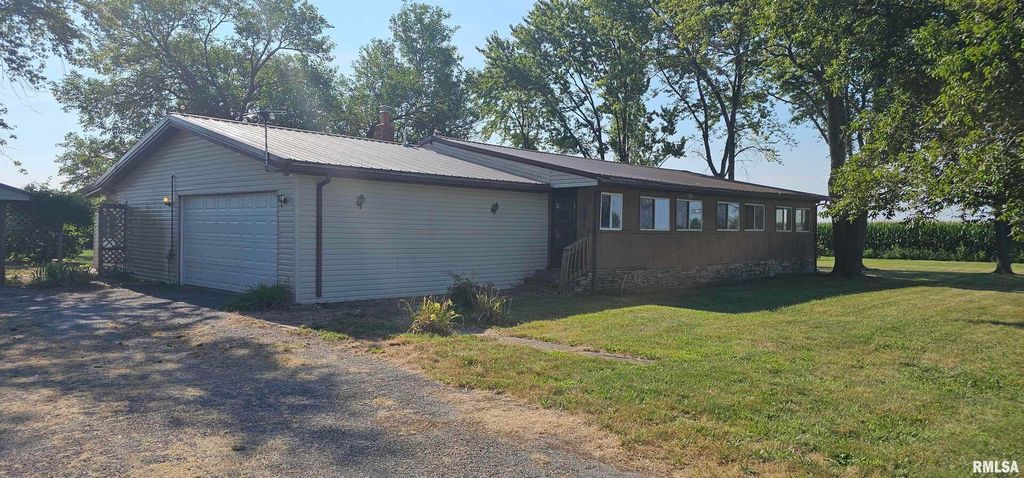 Image 1 of property listing at 5274 Norton Rd Road, Sandoval, IL 62882